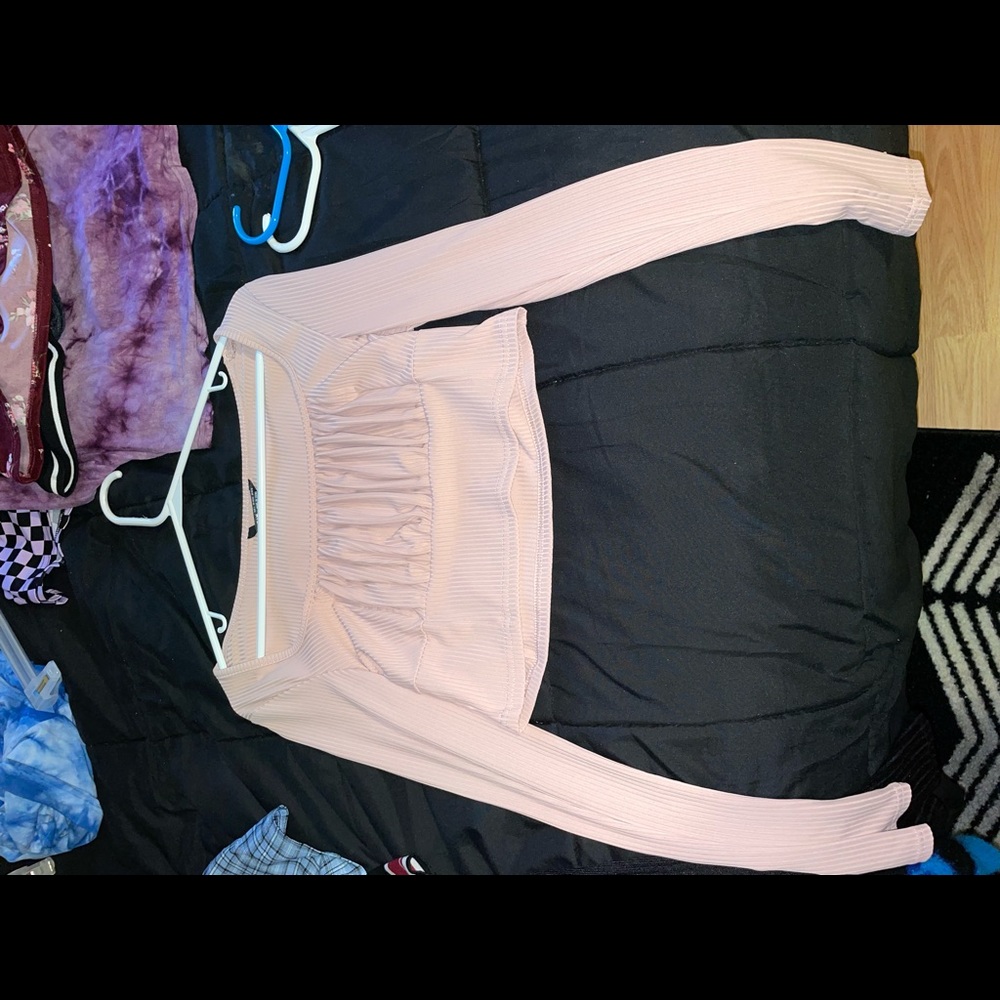 SHEIN Light Pink Crop Top Long Sleeve. Size L.